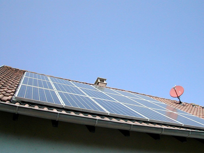 Installation complète panneaux solaires SCHOTT Solar vue ensemble 2013