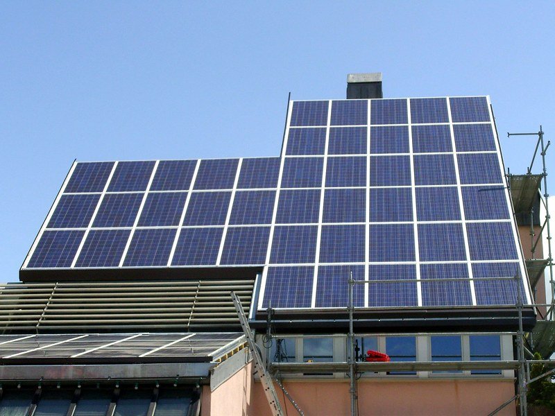 Grande installation panneaux solaires résidentiel SCHOTT Solar 2012